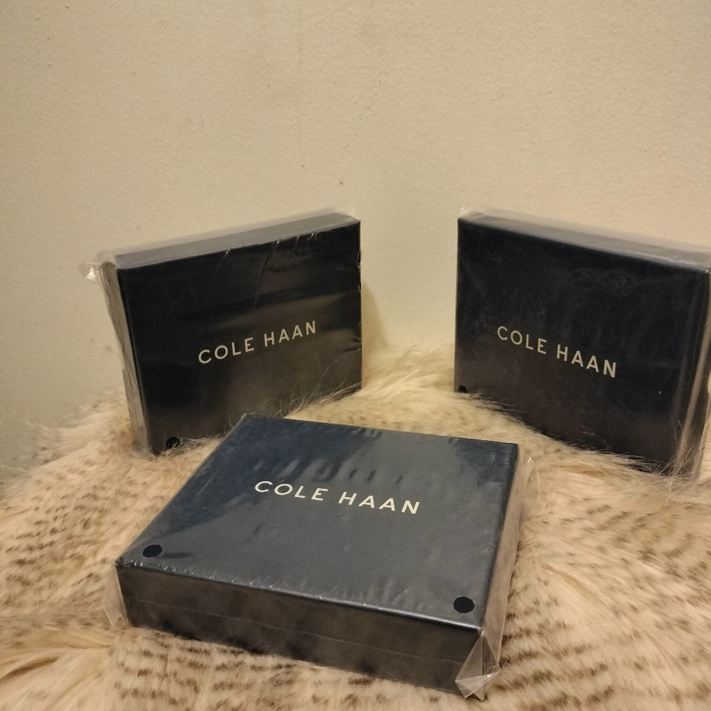 - Men Leather Slimfold Cole Haan